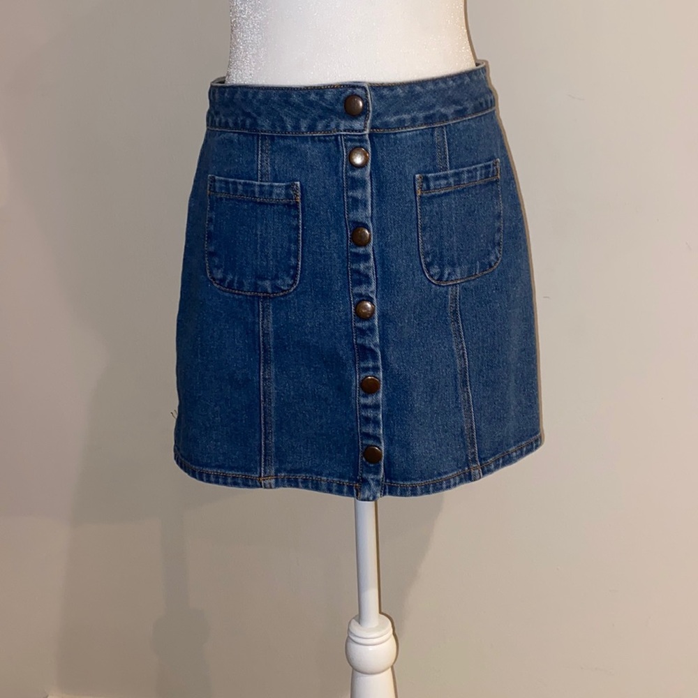 Bullhead Jean Skirt with Front Buttons and Pockets, Size 28